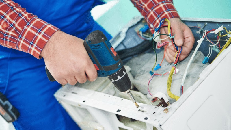 Sincan Ariston Ariston çamaşır makinesi kart tamiri – Su almama arızası orijinal parça ile giderildi. - Teknik servis örneği